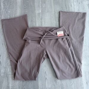 FREE PEOPLE MOVEMENT YOGA PANTS